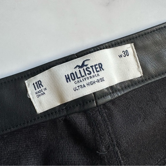 Hollister Ultra High-Rise 11R / W30 Faux Leather Pants - Picture 5 of 10